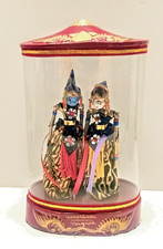 Listing image for Vintage Indonesian Wayang Golek Puppet Character Dolls Display Box Folk Art Pair